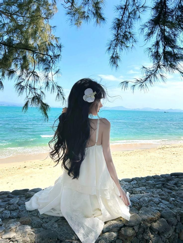 ảnh đi biển chụp sau lưng