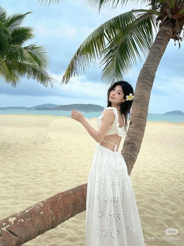 ảnh đi biển chụp sau lưng