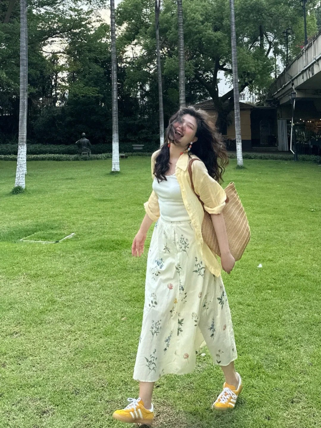 Chuyển động tự nhiên đầy khí chất