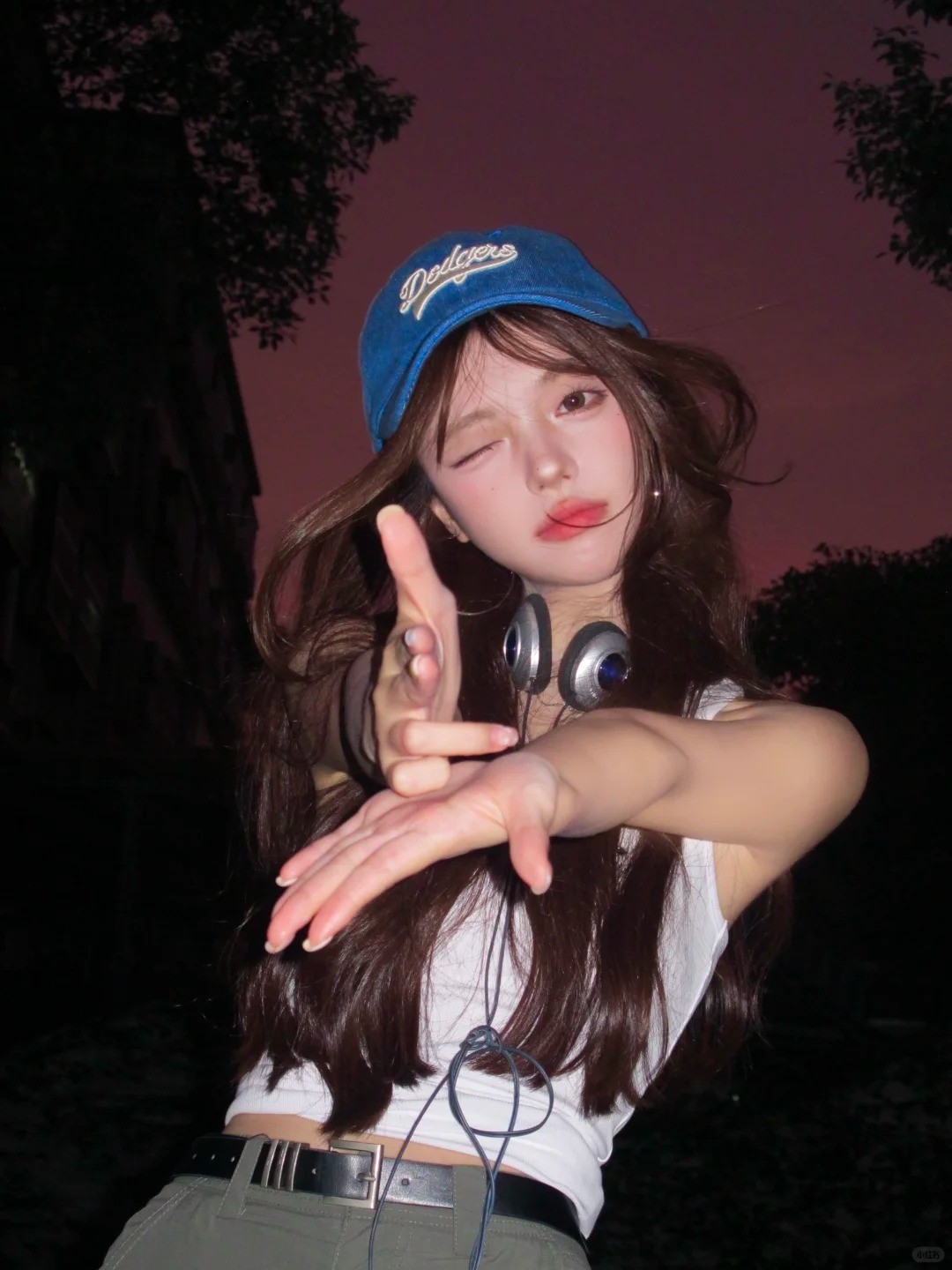 tạo dáng chụp ảnh vớiđèn slash