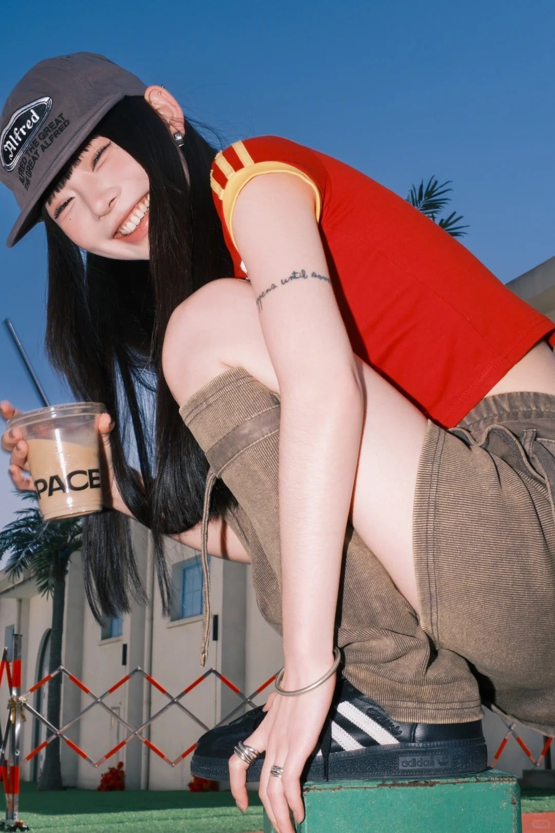 tạo dáng chụp ảnh vớiđèn slash