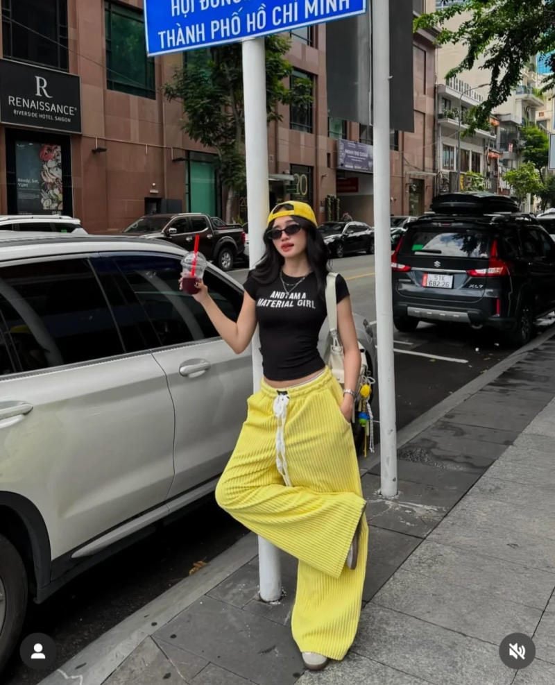 Dựa lưng hờ hững