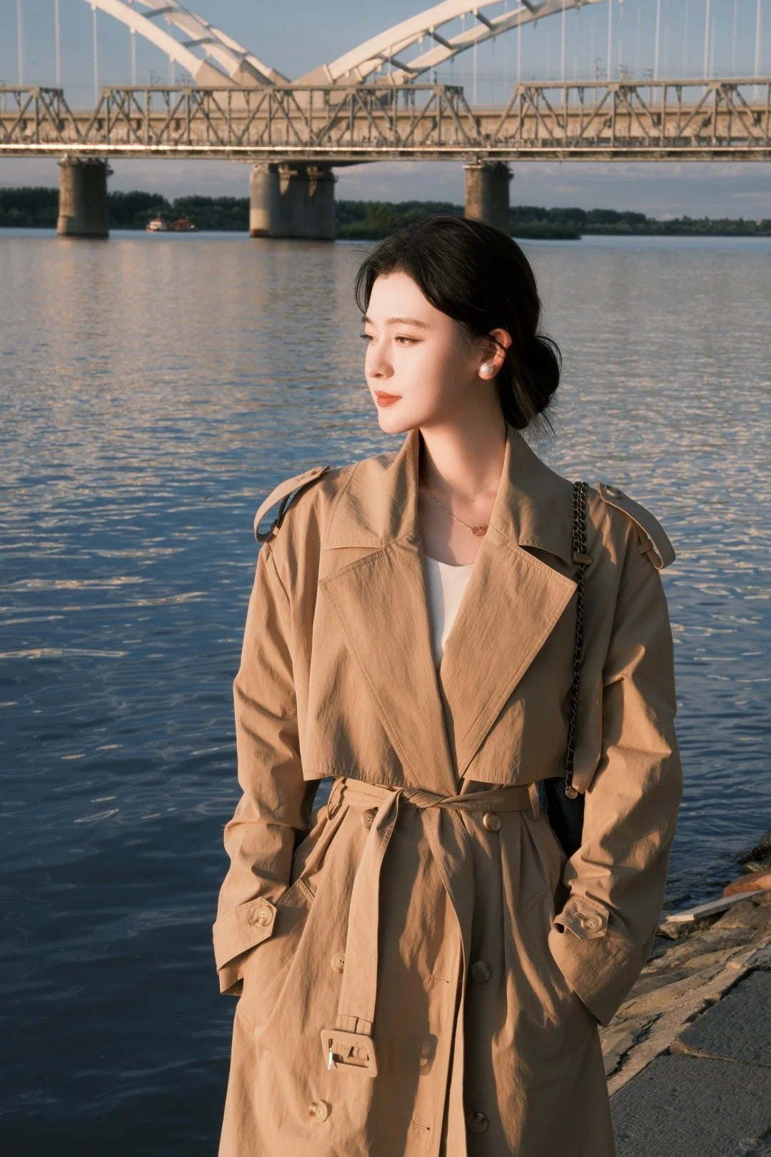 cách tạo dáng chụp ảnh trên cầu