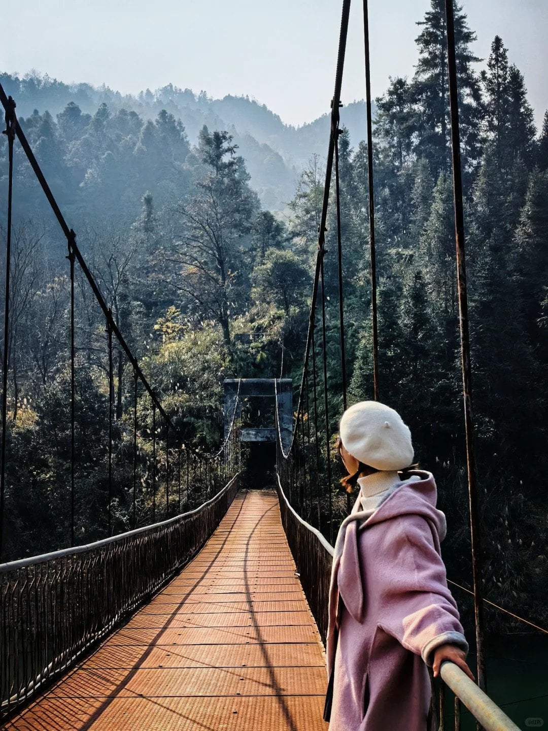 cách tạo dáng chụp ảnh trên cầu