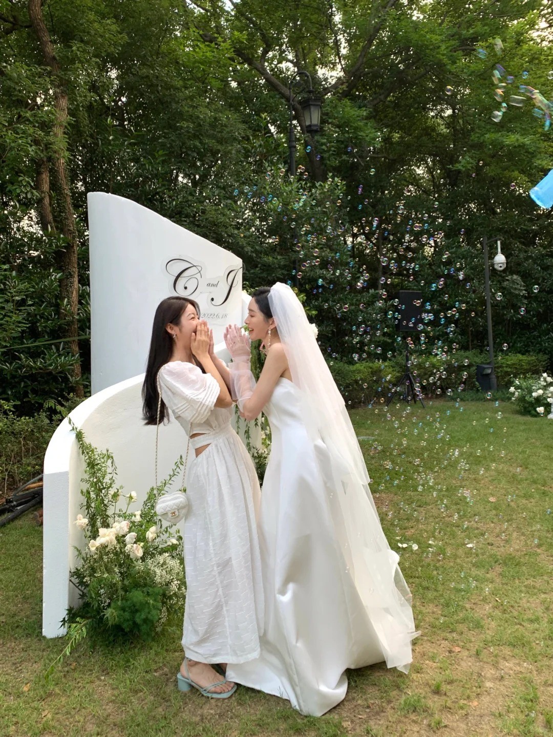 Bỏ qua sự lộn xộn của bối cảnh phía sau