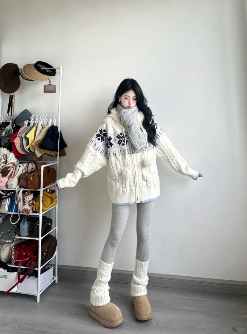 Mặc ngoài quần skinny jeans hoặc legging