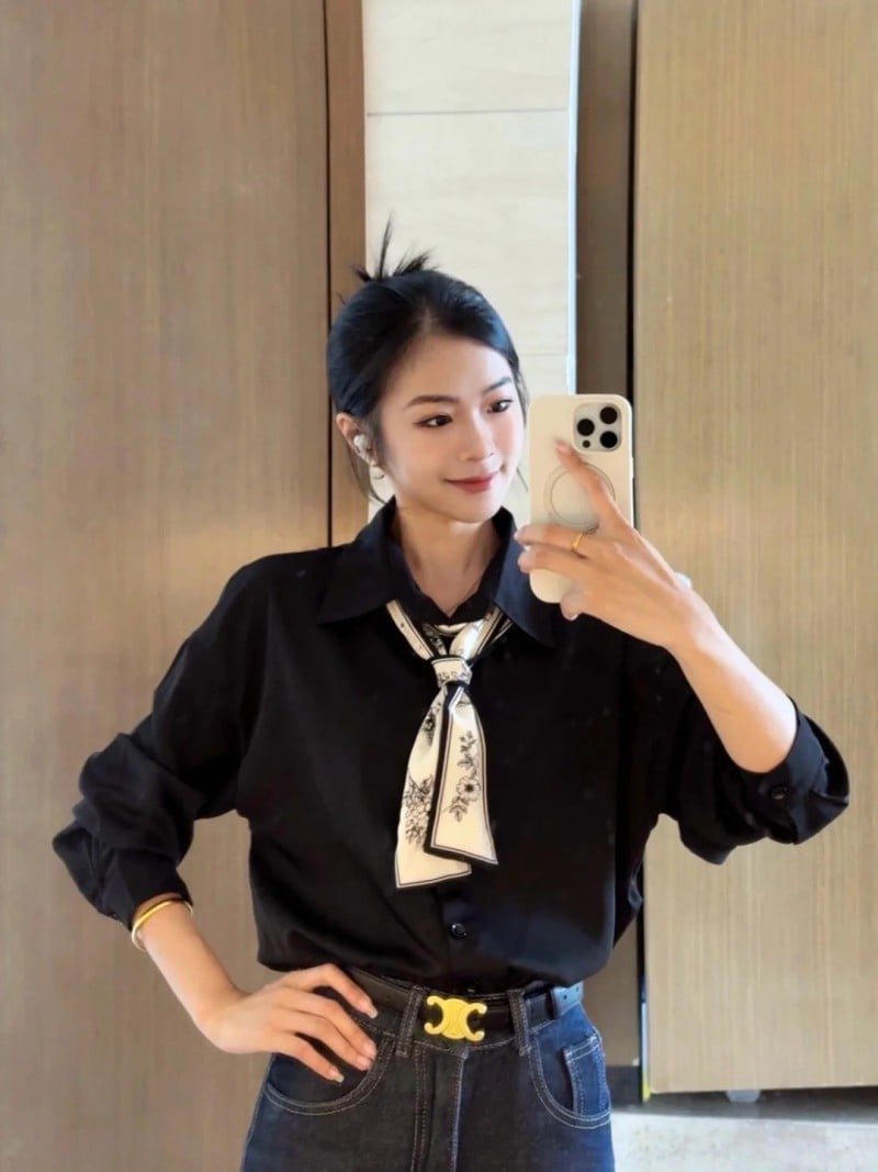 cách thắt khăn với ao sơ mi