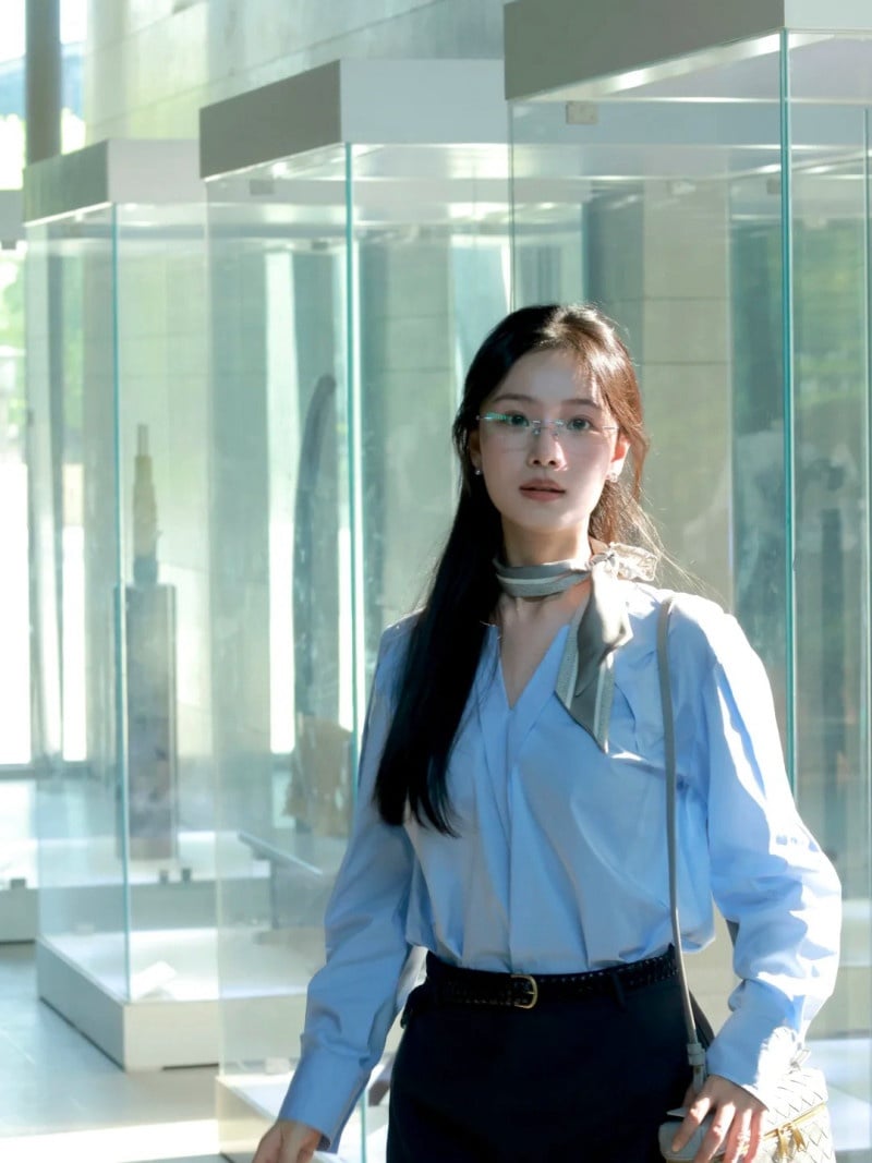 cách thắt khăn với ao sơ mi