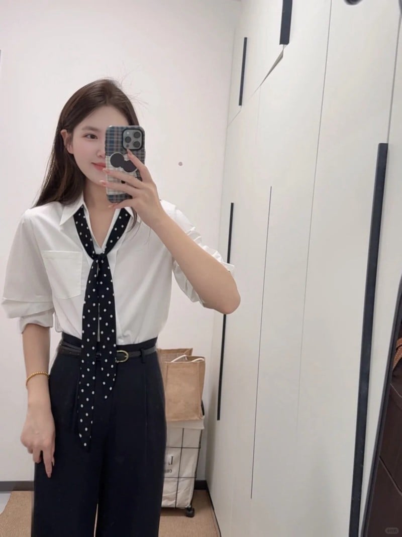 cách thắt khăn với ao sơ mi