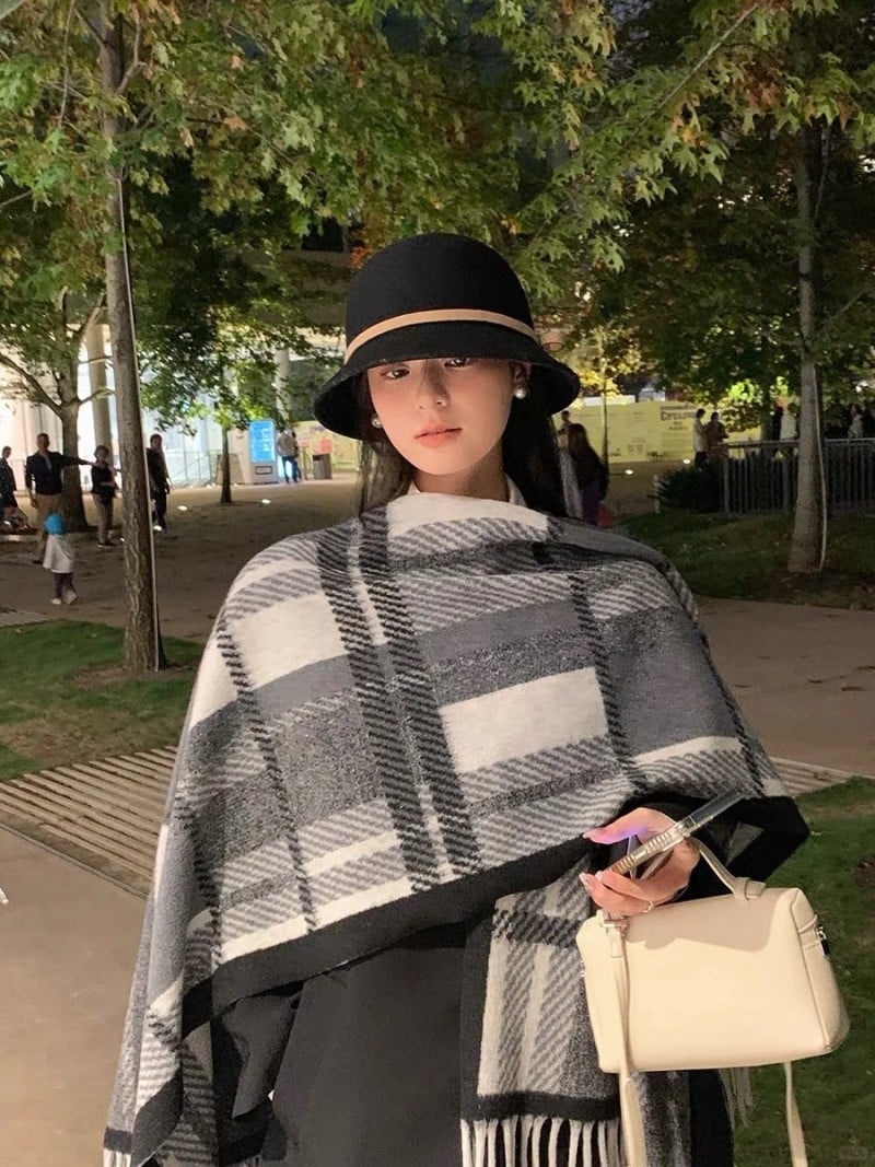 cách thắt khăn với ao sơ mi