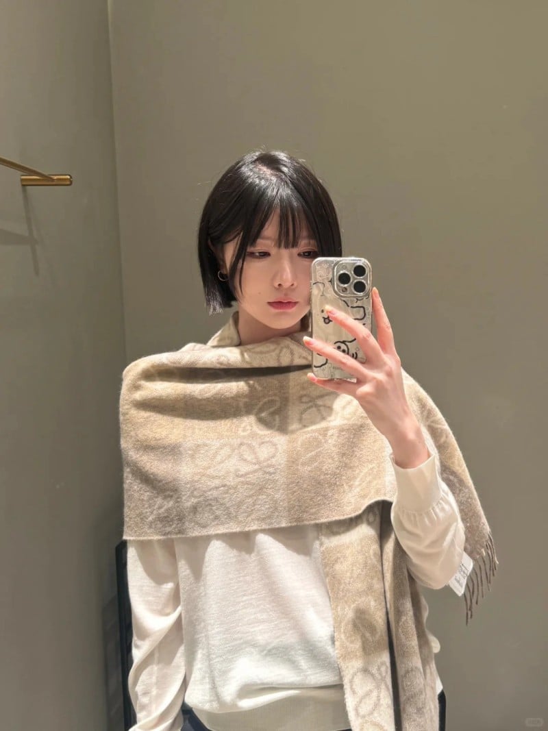 cách thắt khăn với ao sơ mi