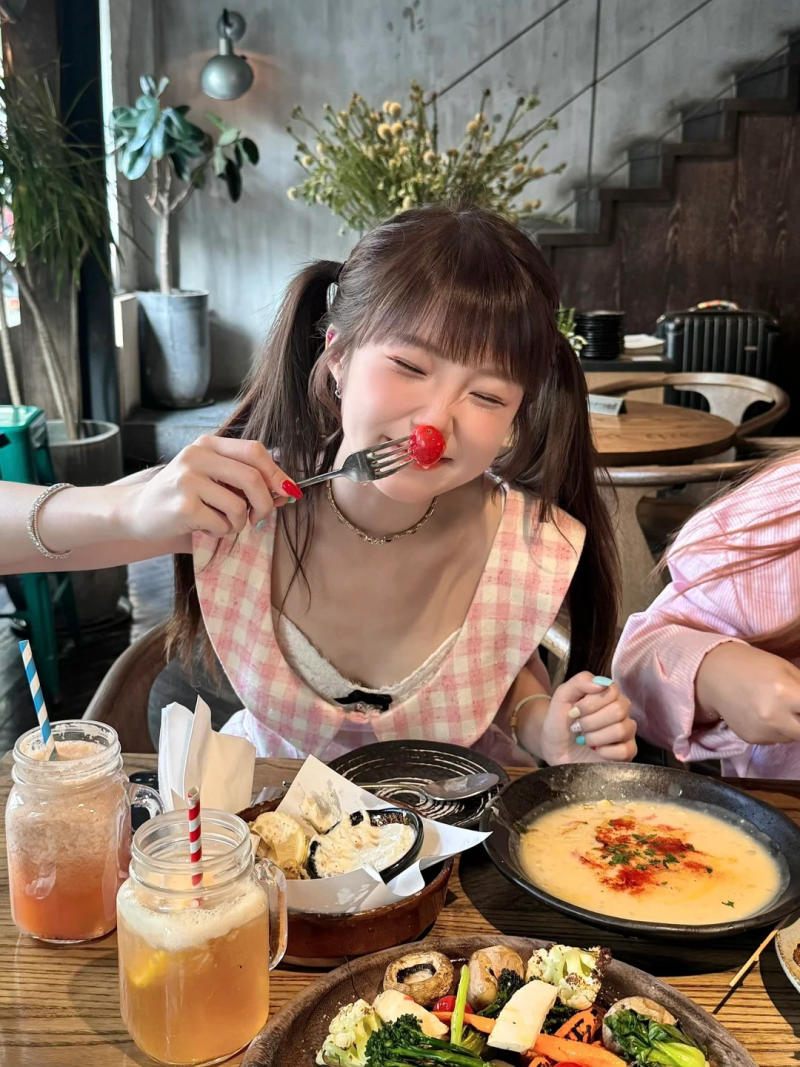 Lém lỉnh với đồ ăn