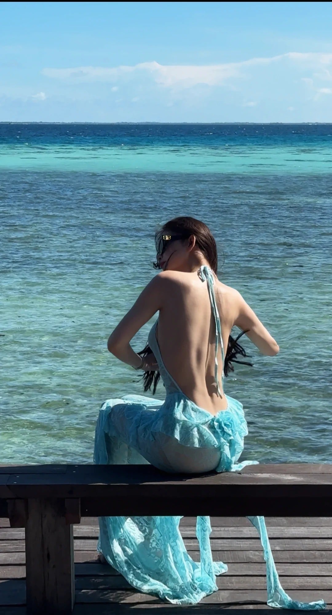 Váy Hở Lưng Ren Xanh Dáng Mermaid