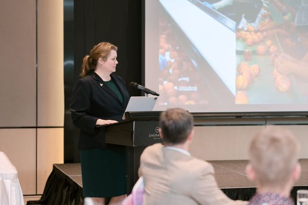 Klever Fruit tham dự Hội thảo Đào và Xuân đào California 2026: Nâng tầm chuẩn mực trái cây Mỹ tại Việt Nam Klever Fruit tham dự Hội thảo Đào và Xuân đào California 2026: Nâng tầm chuẩn mực trái cây Mỹ tại Việt Nam