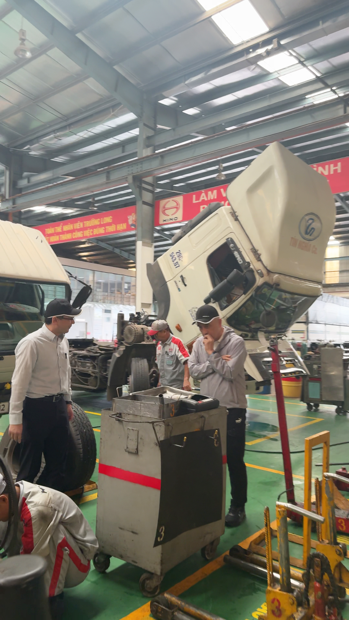 Hino Motors Nhật Bản