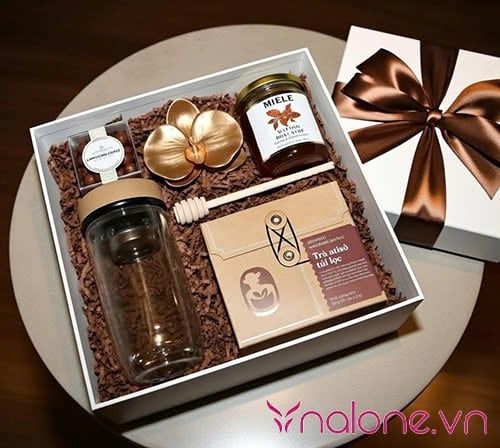 ra mắt nhà người yêu nên mua gì? cà phê và trà