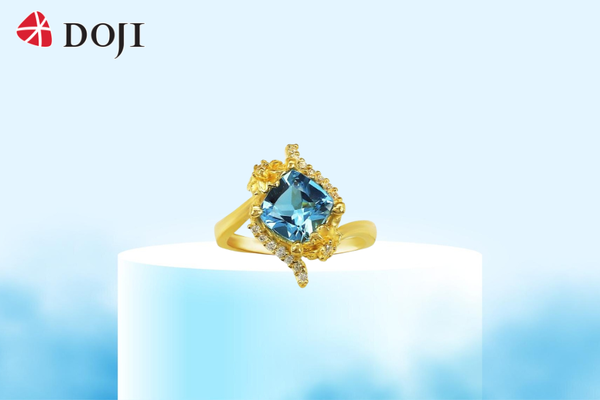 Mẫu nhẫn DOJI BLR0004050A1TO1 lấy hình ảnh hoa thanh tú với sắc xanh trong như đá Topaz làm thiết kế chủ đạo