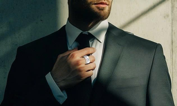 Các thiết kế trong bộ sưu tập “Khí Chất Quý Ông” được tạo ra để giúp phái mạnh tự tin khẳng định phong cách và bản lĩnh riêng biệt