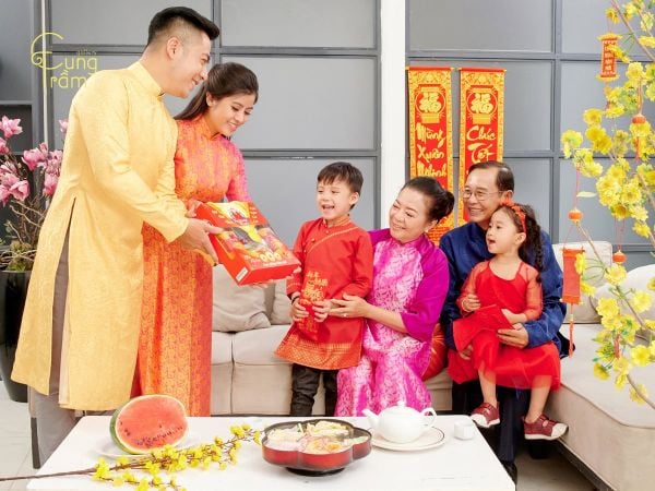 Tại sao nên chọn quà Tết độc đáo thay vì quà tặng truyền thống