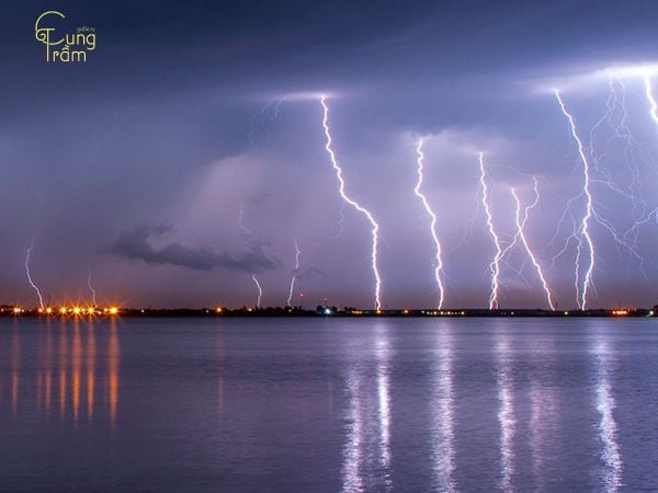 Ngủ mơ thấy sét đánh hồ nước