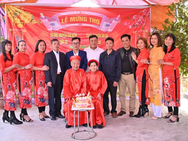 Ý nghĩa việc tặng quà mừng thọ người lớn tuổi