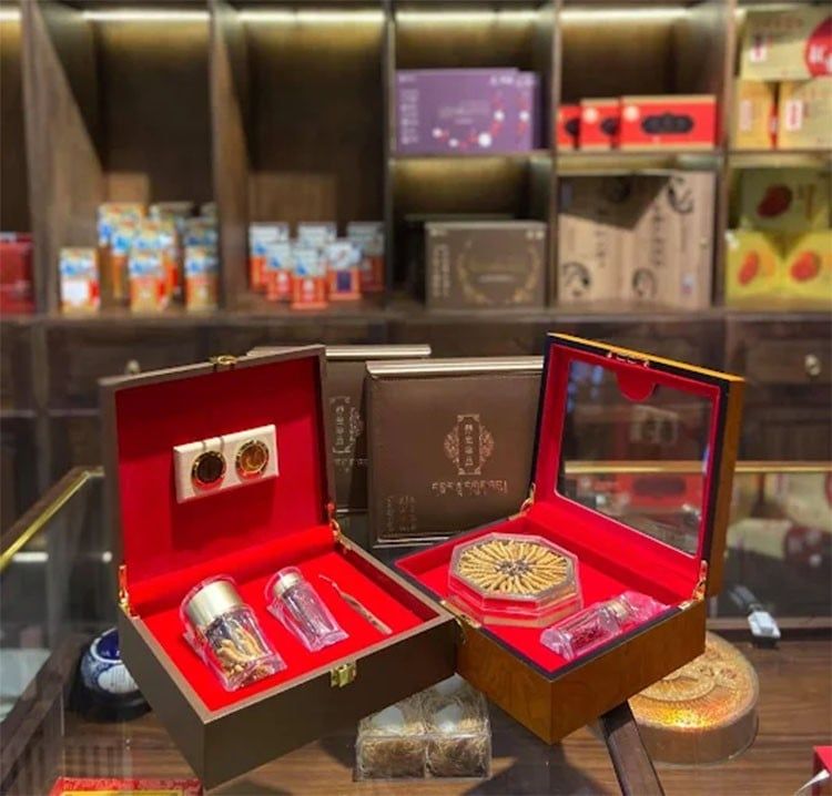 Địa chỉ bán Đông Trùng Hạ Thảo uy tín luôn có cửa hàng và website rõ ràng