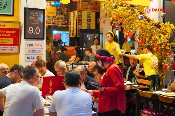 Nhà hàng Đại Việt sở hữu vị trí đắc địa với 12 chi nhánh trên quận 1