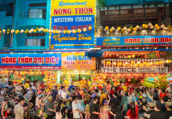Nhà hàng Nông Thôn Đại Việt - địa chỉ 131 Bùi Viện