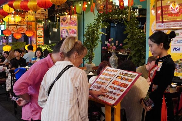 Nhân viên có khả năng giao tiếp tốt Tiếng Anh, phục vụ chuyên nghiệp