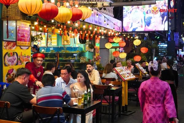 Nhà hàng Đại Việt - vị trí trung tâm - thuận tiện di chuyển