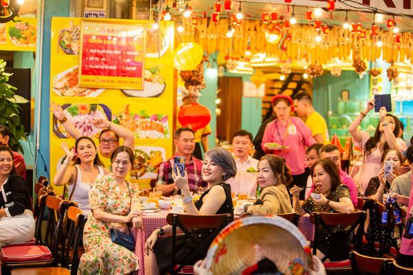 Nông Thôn Đại Việt - địa điểm ăn khuya đáng thử cho du khách khi đến Bùi Viện