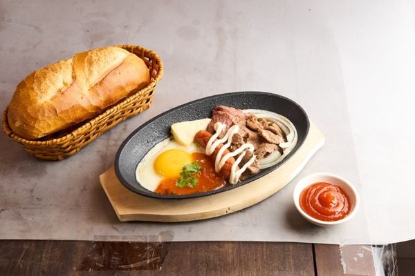 Bánh mì thập cẩm áp chảo