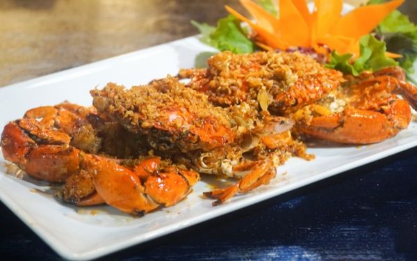 Menu cua cà mau hấp dẫn, bắt mắt tại nhà hàng Nông Thôn Đại Việt