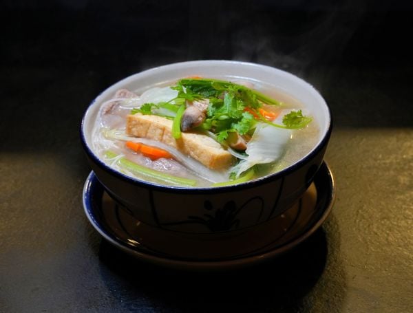 Vegetarian dishes at Dai Viet restaurant