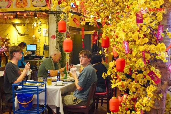 Không gian nhà hàng mang đậm văn hóa Việt