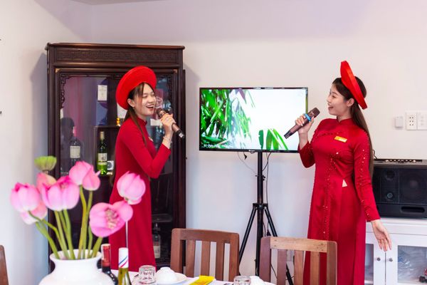 Giàn Karaoke của nhà hàng hiện đại - kho nhạc phong phú
