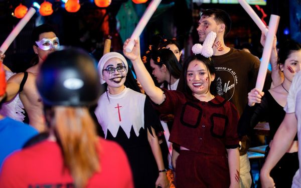 Giới trẻ Sài Thành hóa trang đa dạng trong không khí halloween