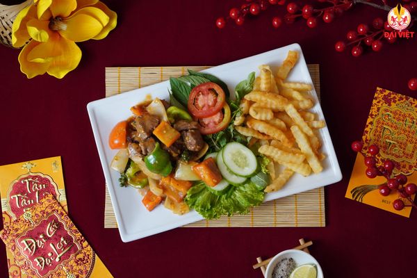 Món ăn tại nhà hàng được chế biến thơm ngon, đẹp mắt