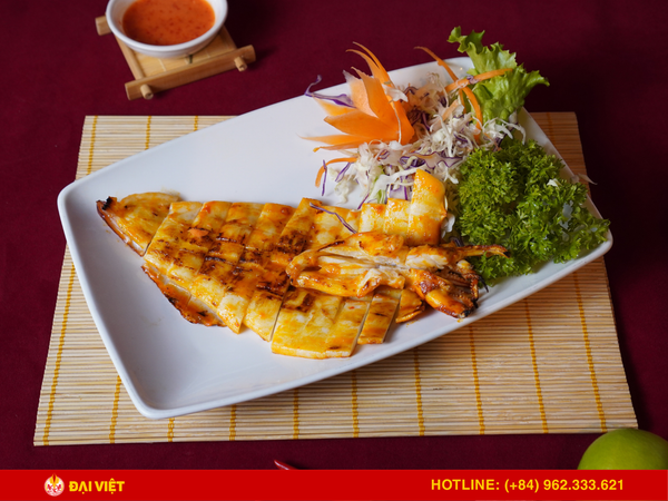 When you come here, you should enjoy the fresh seafood