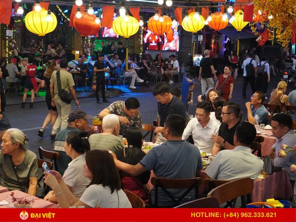 Head to Dai Viet restaurant to enjoy delicious food