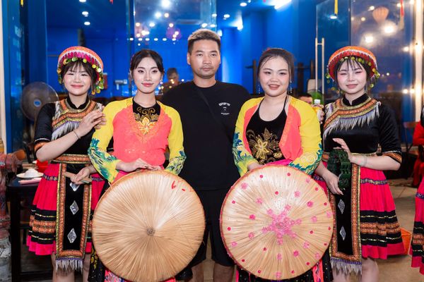 Ca múa truyền thống tại gió biển đại việt