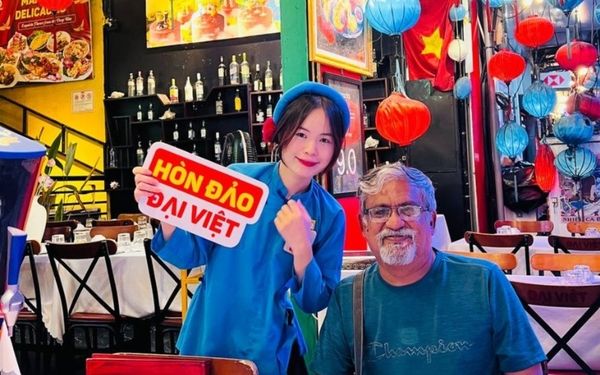Hon Dao Dai Viet serves its customers with genuine sincerity and warm hospitality.