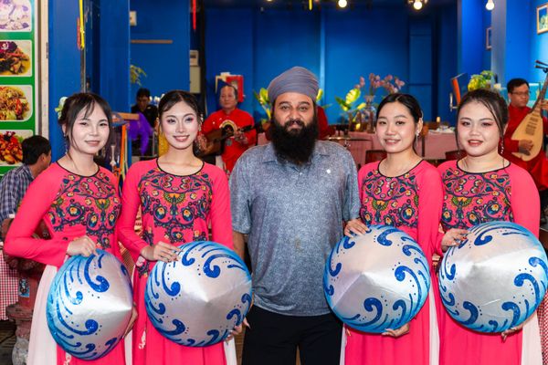 Cultural exchange with visitors through captivating art and music performances