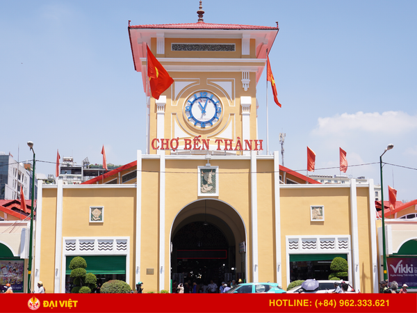 Từ nhà hàng Gạo Đại Việt, quý khách có thể đi dạo nhiều điểm nổi tiếng của thành phố