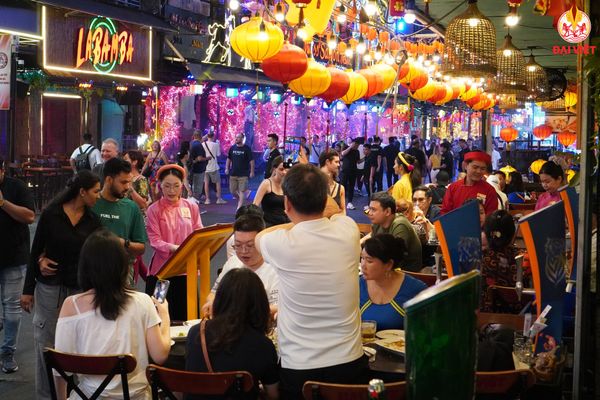Dai Viet - a restaurant in District 1 that is popular with many tourists when they come to experience it
