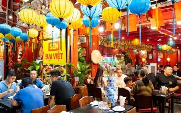 Khám phá văn hóa Việt Nam tại Sen Đại Việt