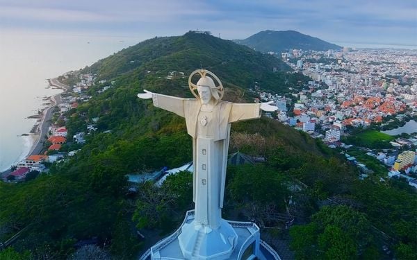 Chinh phục Núi Tao Phùng để ngắm nhìn Tượng Chúa Kitô Vua