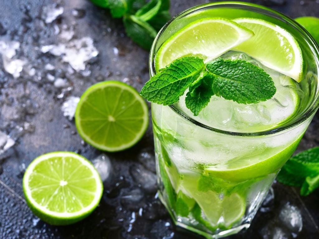 cách pha mojito với đá viên