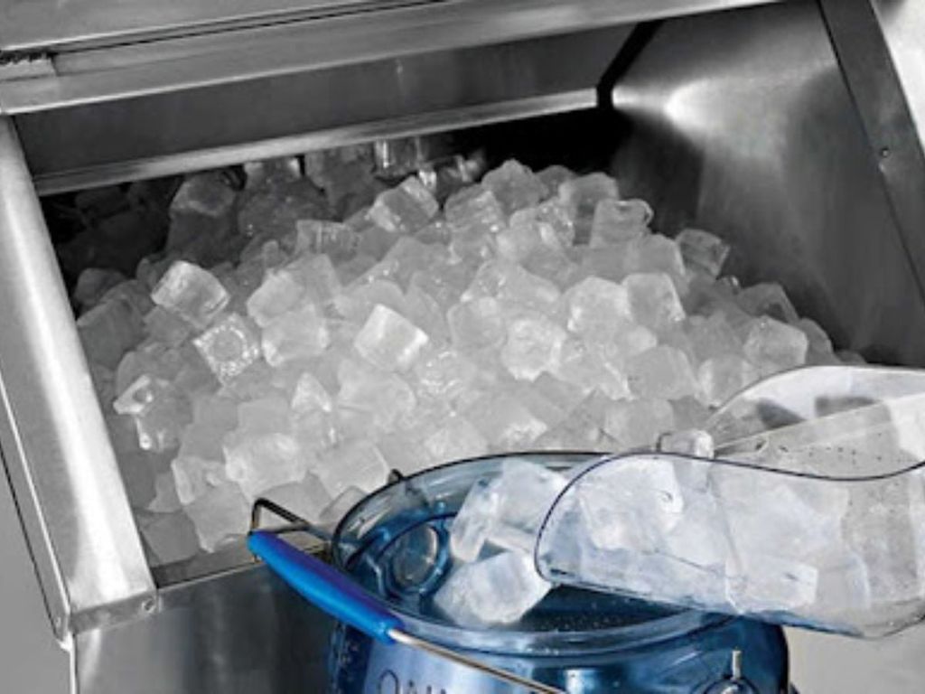 máy làm đá viên cho quán cà phê