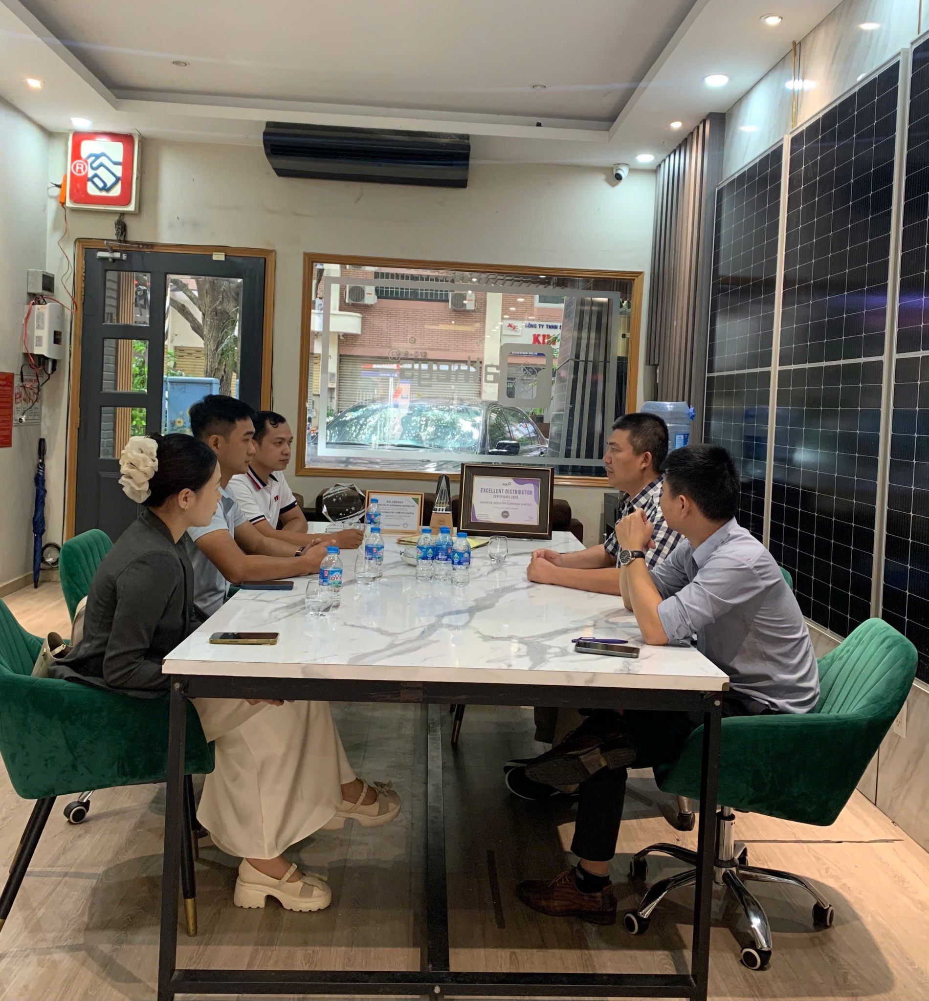 Nhà phân phối KYM